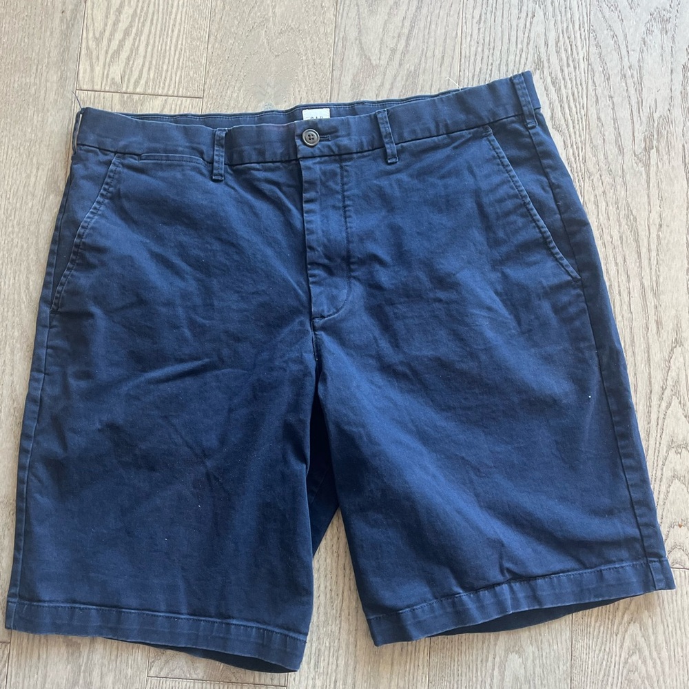 Gap Men's Navy Blue Shorts in size 36